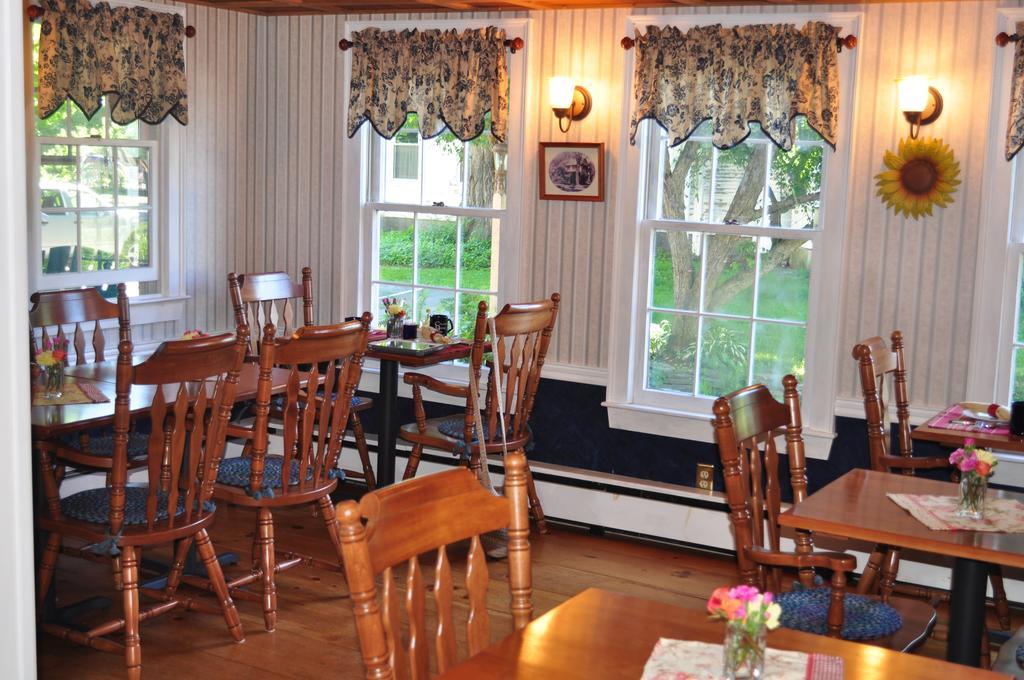 The Chester House Inn Bagian luar foto