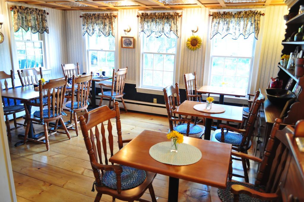 The Chester House Inn Bagian luar foto