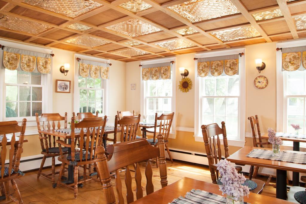 The Chester House Inn Bagian luar foto