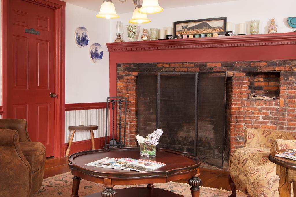 The Chester House Inn Bagian luar foto