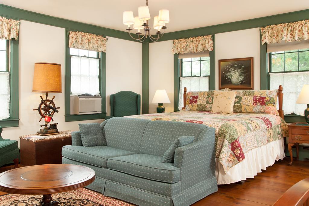 The Chester House Inn Bagian luar foto