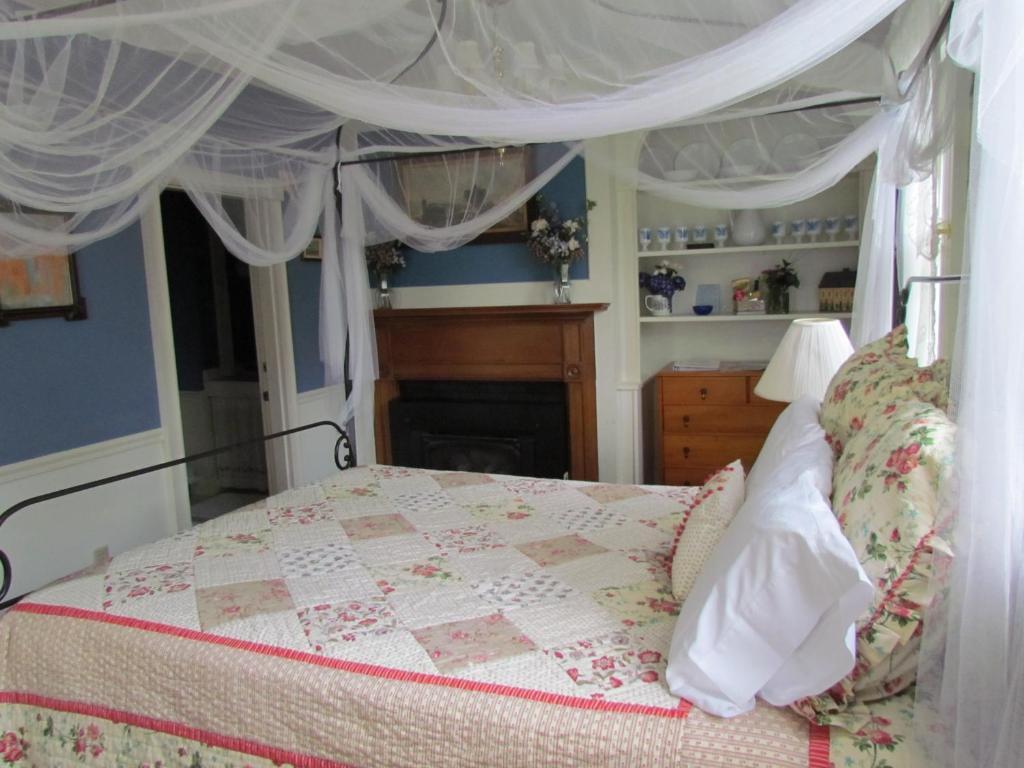 The Chester House Inn Bagian luar foto