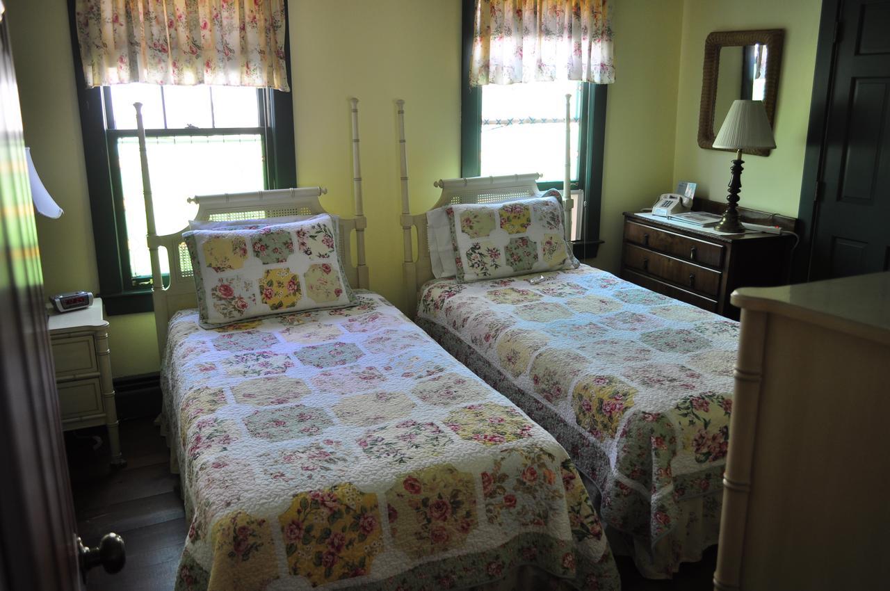 The Chester House Inn Bagian luar foto